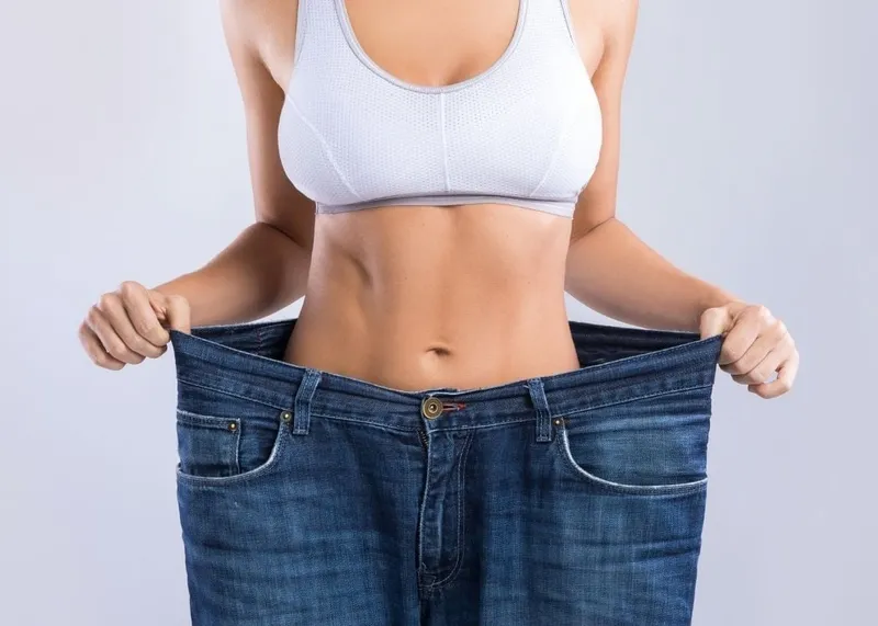 Medical team at a weight loss center in Istanbul preparing a patient for bariatric surgery.