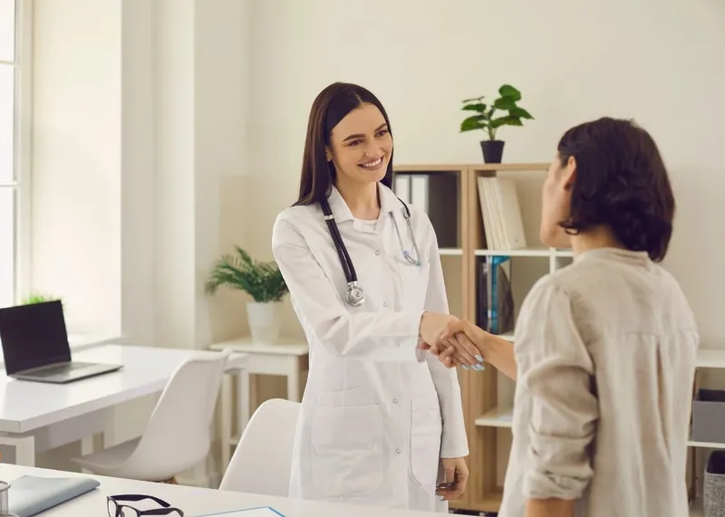 International health visitors in Istanbul, Türkiye's main hub for medical tourism